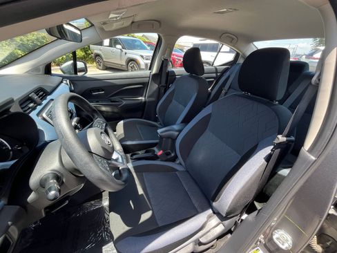 Used 2025 Nissan Versa SV FWD image 36