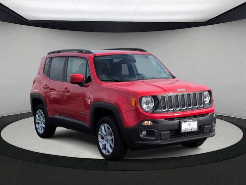 Used 2018 Jeep Renegade Latitude w/ UConnect 8.4 Nav Group image 2