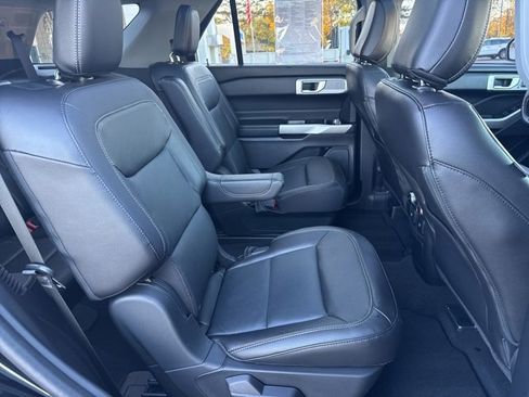 Used 2022 Ford Explorer Limited w/ Equipment Group 301A image 12