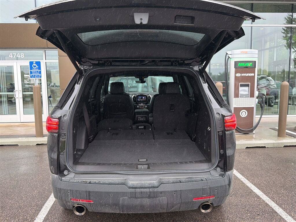 Used 2022 Chevrolet Traverse LT w/ LT Premium Package AWD/4WD image 20