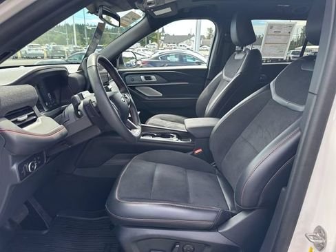 Certified 2025 Ford Explorer ST AWD/4WD image 9