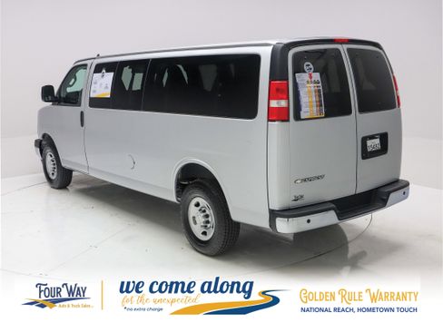 Used 2022 Chevrolet Express 3500 LS RWD image 6