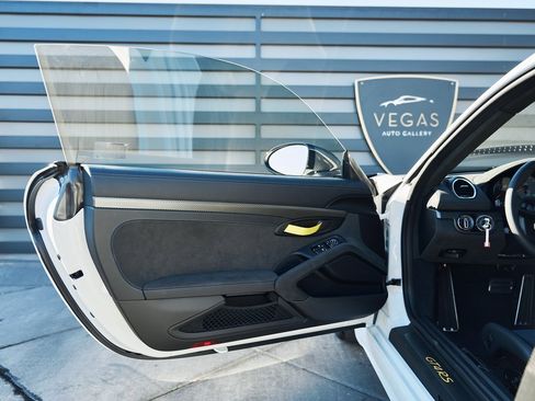 Used 2025 Porsche 718 Cayman GT4 RS w/ Weissach Package image 26