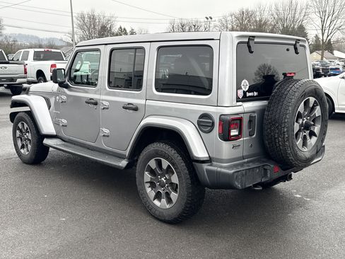 Used 2018 Jeep Wrangler Unlimited Sahara image 5