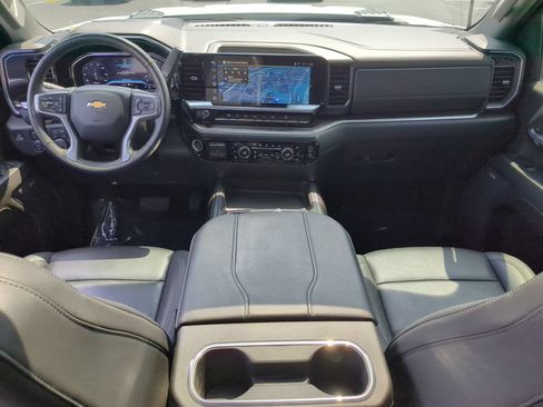 Used 2024 Chevrolet Silverado 2500 LTZ w/ LTZ Convenience Package AWD/4WD image 30