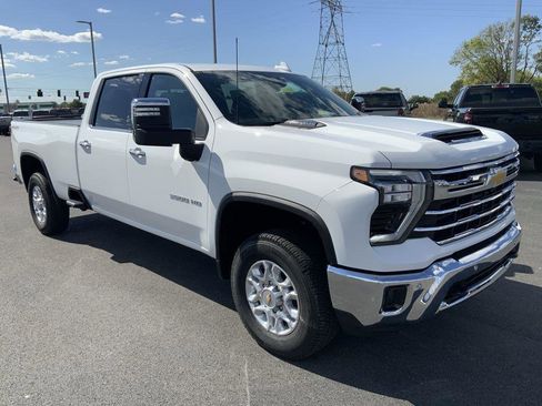 New 2026 Chevrolet Silverado 3500 LTZ w/ LTZ Premium Package image 2