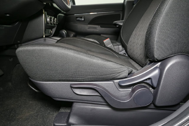 Used 2025 Mitsubishi Outlander Sport ES AWD/4WD image 33