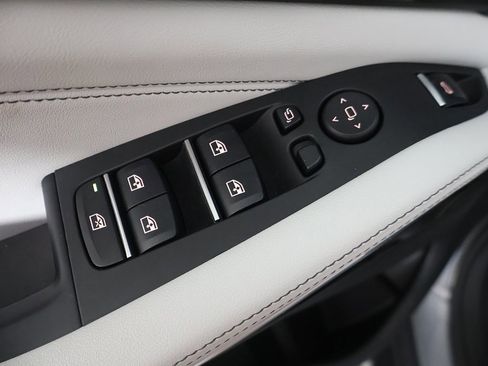 Used 2024 BMW X5 xDrive40i w/ Parking Assistance Package image 34