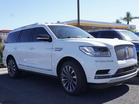 Used 2021 Lincoln Navigator Reserve w/ Luxury Package AWD/4WD image 3