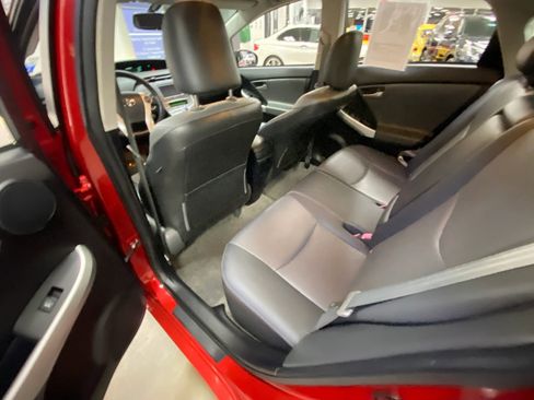 Used 2013 Toyota Prius Four image 18