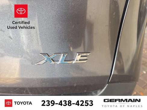 Certified 2025 Toyota Sienna XLE image 5