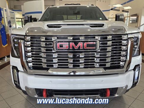 Used 2025 GMC Sierra 2500 Denali w/ Denali Reserve Package AWD/4WD image 2