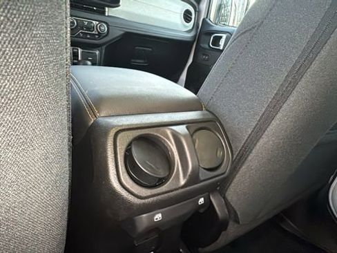 Used 2025 Jeep Wrangler Unlimited Sahara w/ Safety Group AWD/4WD image 24