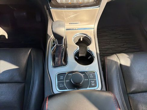 Used 2019 Jeep Grand Cherokee Trailhawk w/ Trailhawk Luxury Group image 17