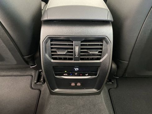 Used 2025 BMW 330i xDrive Sedan w/ Convenience Package image 29