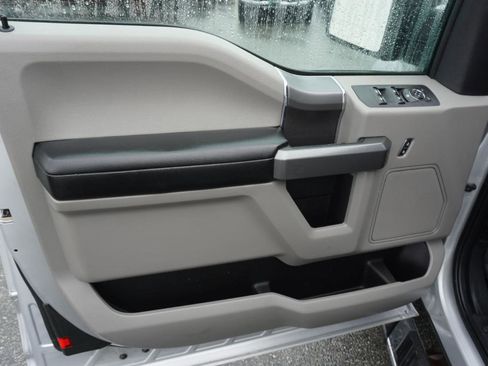 Used 2018 Ford F150 XLT w/ Equipment Group 302A Luxury AWD/4WD image 12