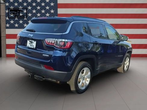 Used 2021 Jeep Compass Latitude w/ Convenience Group AWD/4WD image 4