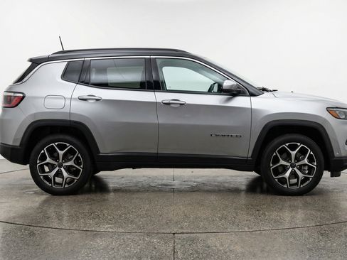 Used 2025 Jeep Compass Limited AWD/4WD image 11
