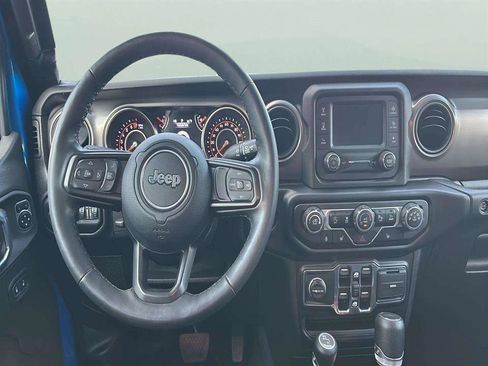 Used 2021 Jeep Gladiator Willys image 13