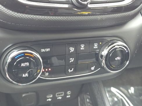 Used 2022 Chevrolet TrailBlazer LT w/ Convenience Package image 16