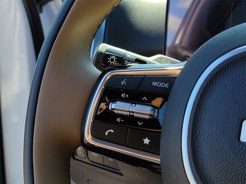 Used 2025 Kia Sorento SX Prestige w/ Olive Brown Leather Package image 33