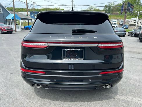 Used 2023 Lincoln Corsair AWD w/ Equipment Group 101A image 4