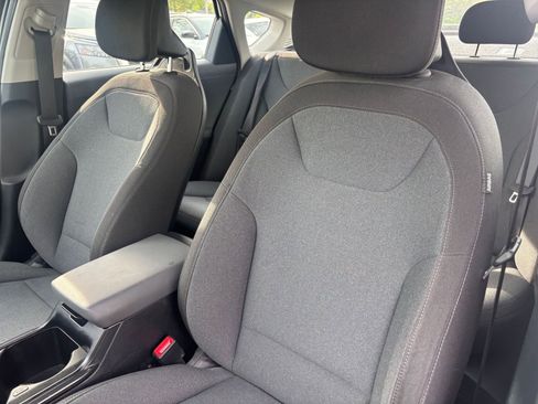 Used 2025 Kia K4 LXS image 35