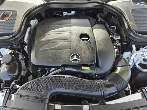 Used 2021 Mercedes-Benz GLC 300 4MATIC image 28
