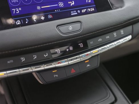 Used 2023 Cadillac XT4 Luxury w/ Driver Awareness Package image 19