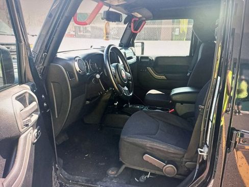 Used 2013 Jeep Wrangler Unlimited Sport image 5