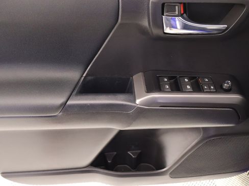 Used 2023 Toyota Tacoma TRD Sport image 14