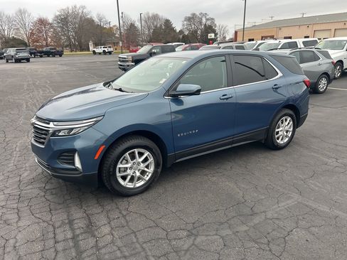 Used 2024 Chevrolet Equinox LT image 2