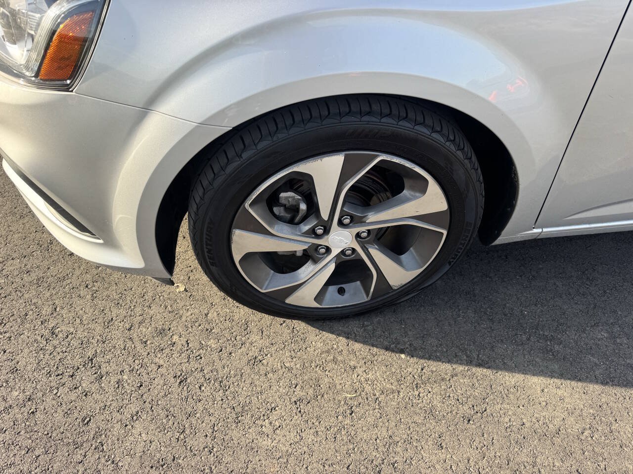 Used 2018 Chevrolet Sonic Premier FWD image 10