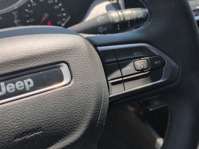 Used 2024 Jeep Compass Latitude w/ Convenience Group AWD/4WD image 14