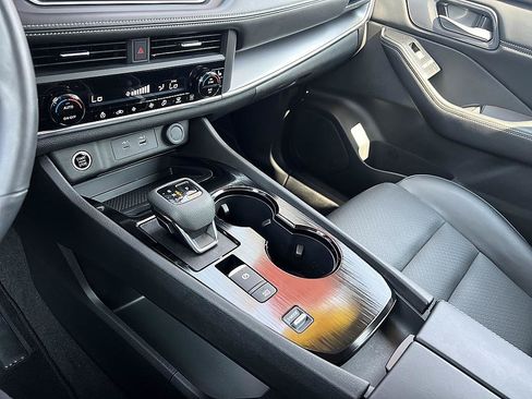 Certified 2023 Nissan Rogue SV w/ SV Premium B Package FWD image 27