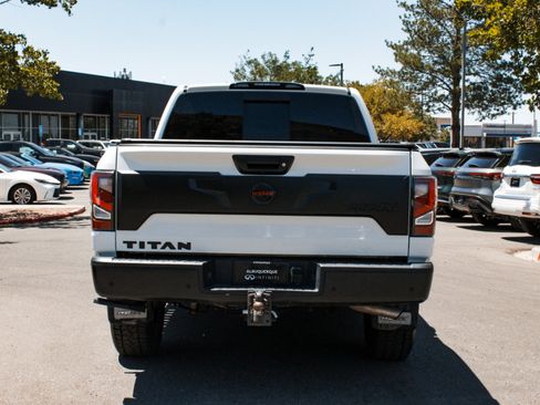 Used 2021 Nissan Titan PRO-4X w/ Pro-4x Convenience Package AWD/4WD image 7