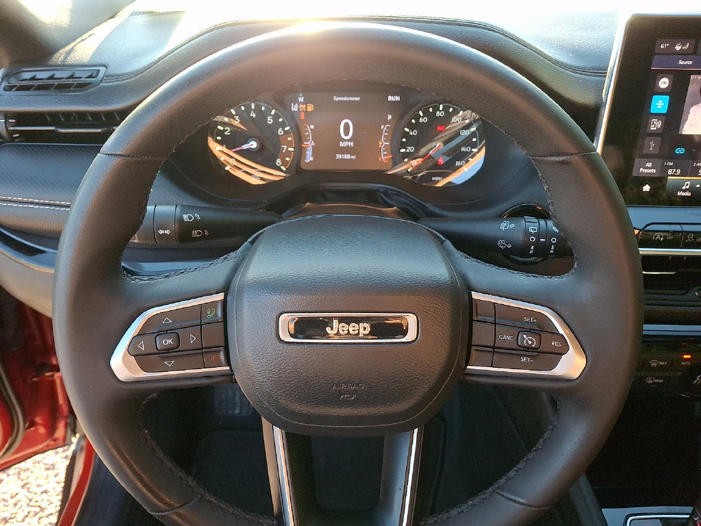 Used 2023 Jeep Compass Latitude w/ Sun and Sound Group AWD/4WD image 19