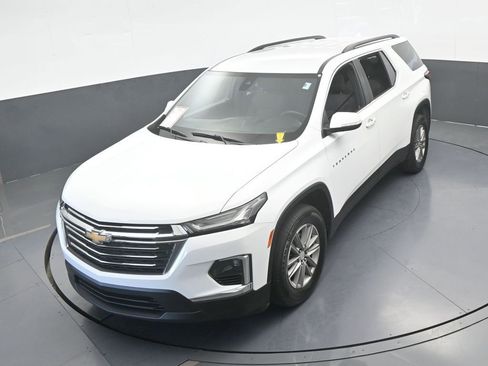 Used 2023 Chevrolet Traverse LT image 50
