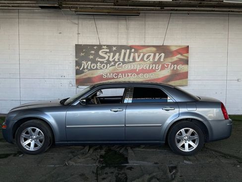 Used 2007 Chrysler 300 Touring image 2