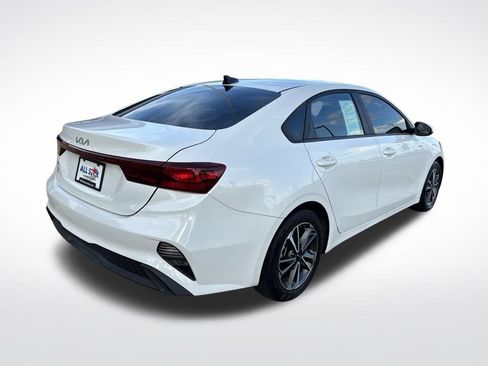 Used 2022 Kia Forte LXS FWD image 7