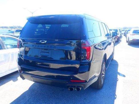 Used 2025 Chevrolet Suburban Z71 image 5