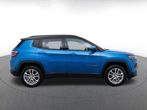 Used 2025 Jeep Compass Limited AWD/4WD image 10