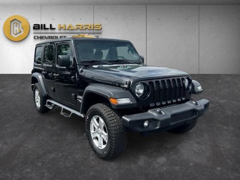 Used 2019 Jeep Wrangler Unlimited Sport S AWD/4WD image 9