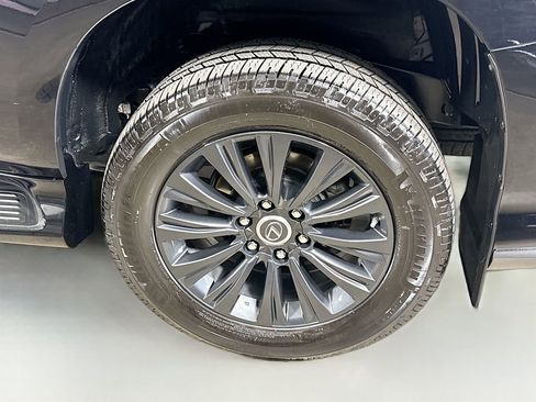 Used 2023 Lexus GX 460 Premium w/ Accessory Package AWD/4WD image 30