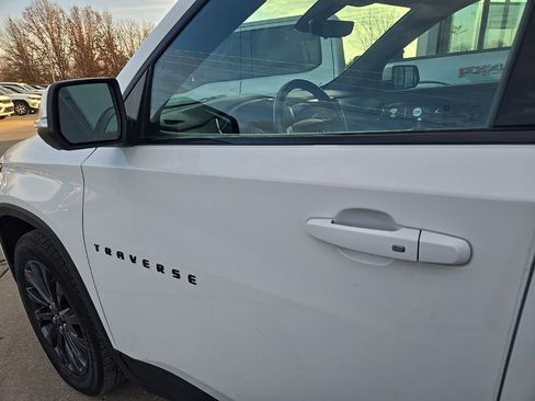 Used 2022 Chevrolet Traverse RS image 26