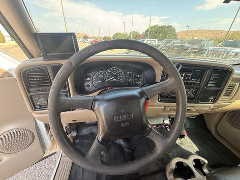 Used 2002 GMC Sierra 2500 2WD Extended Cab HD image 11