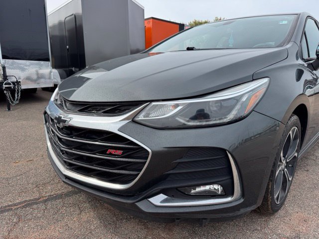 Used 2019 Chevrolet Cruze LT w/ LT True North Edition FWD image 3