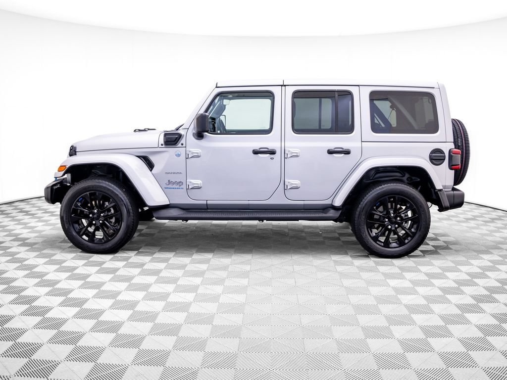 Used 2023 Jeep Wrangler Unlimited Sahara w/ Cold Weather Group AWD/4WD image 2