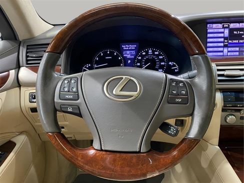 Used 2013 Lexus LS 460 AWD w/ Comfort Pkg image 20