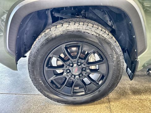 Used 2022 Toyota Tundra Limited w/ TRD Off-Road Package AWD/4WD image 32